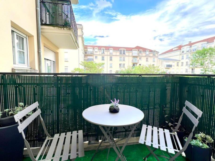 Appartement En Centre-Ville Бюссі-Сен-Жорж Екстер'єр фото